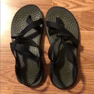 Men’s black Chacos!